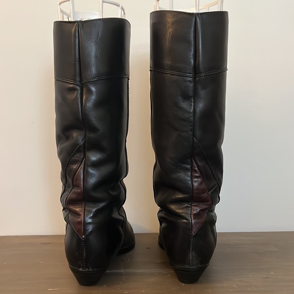 Régence Canada Size 8 black boots with a touch of brown in the back - Picture 3 of 7